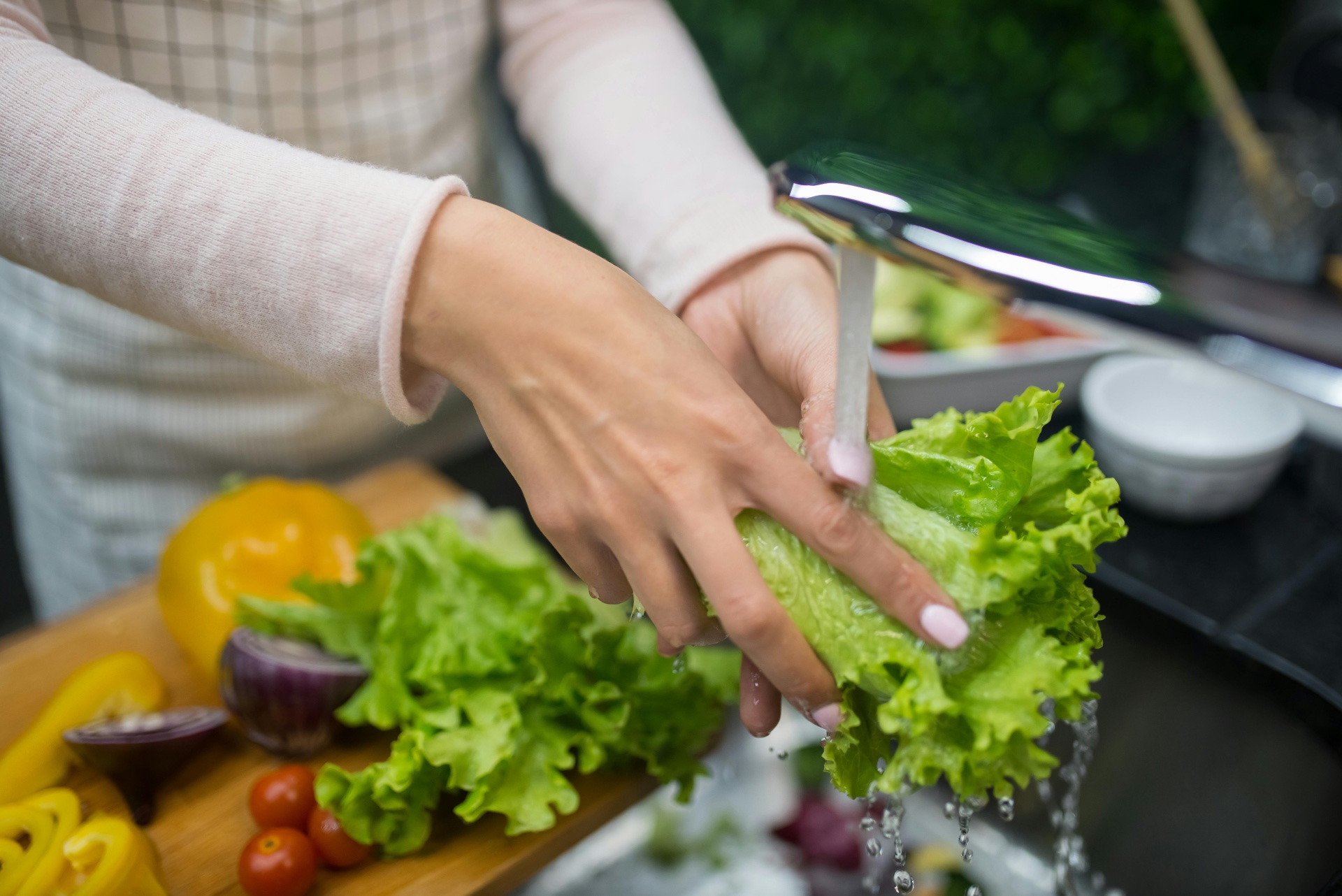 Washing vegetables